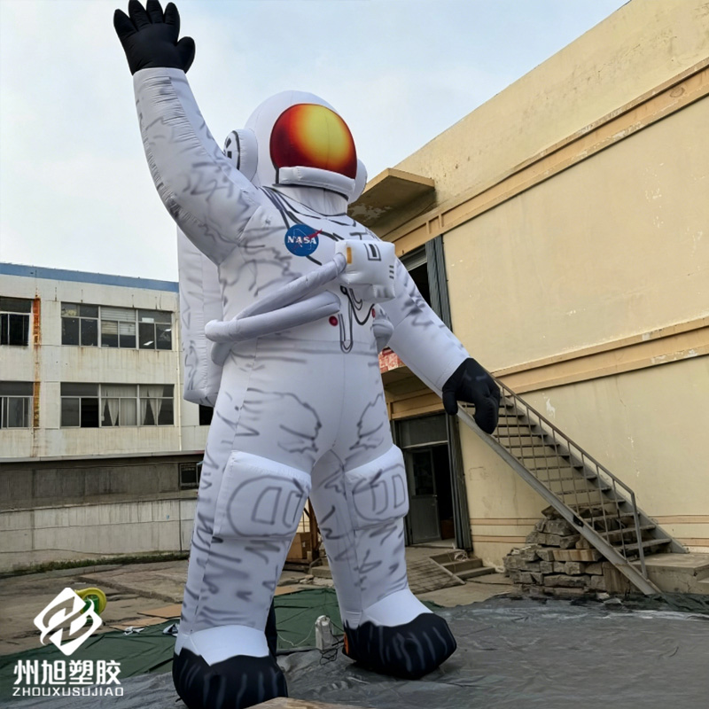 Inflatable astronaut, space sc - Science Exhibition Models recension och pris